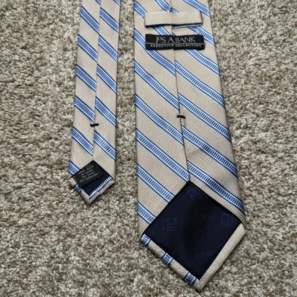 Jos. A. Bank Mens Executive Collection Silk Cream Blue White Stipe Necktie